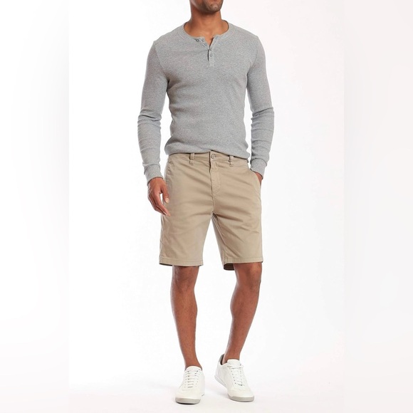 Mavi Matteo Shorts, Beige Sateen Twill - Picture 2 of 7